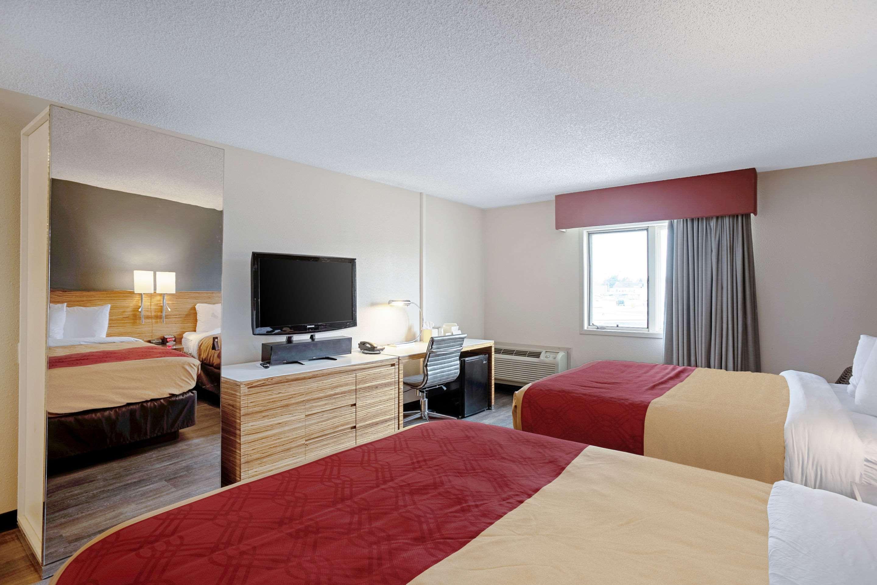 Quality Inn Frontier At Us Hwy 30 Clinton Extérieur photo