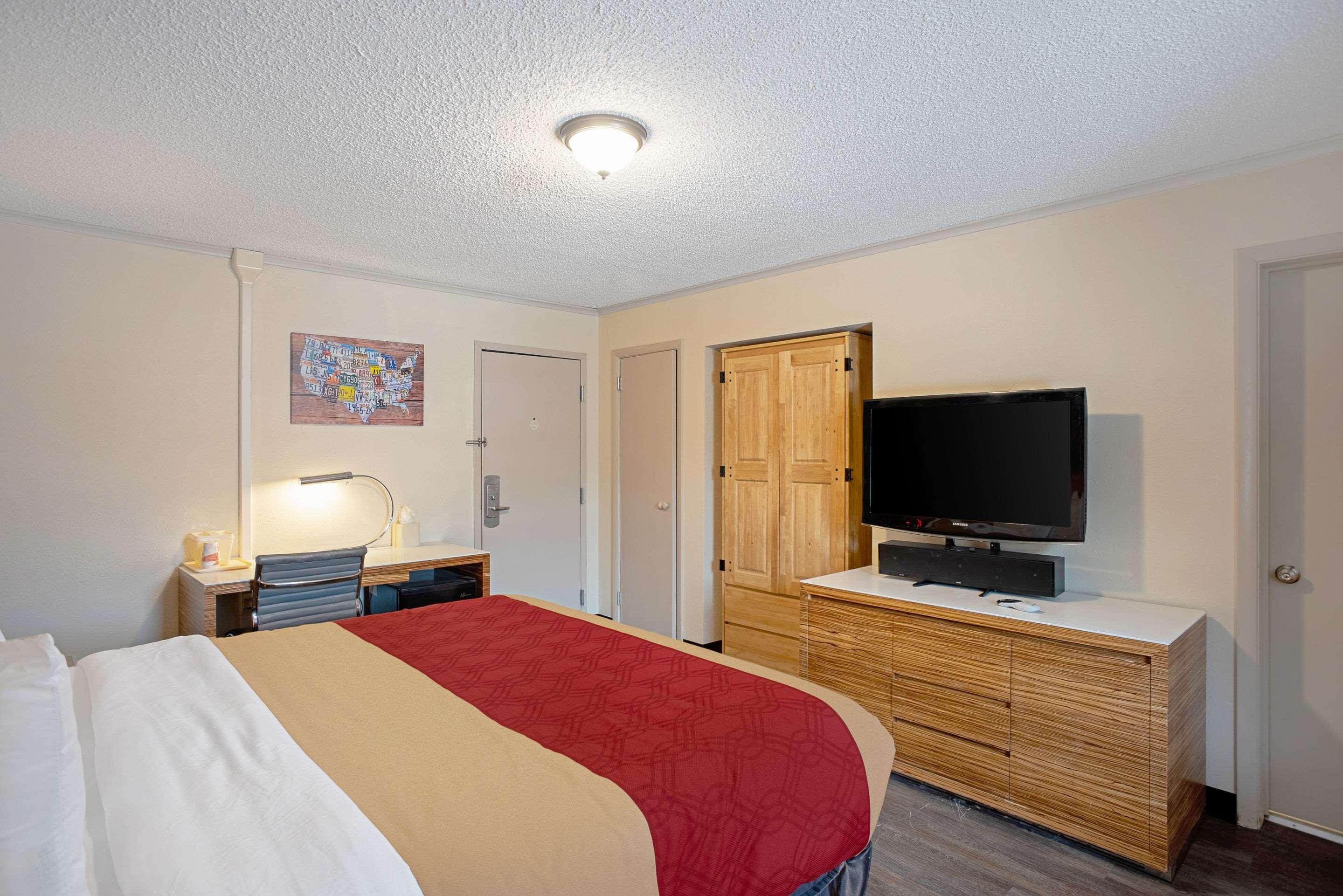 Quality Inn Frontier At Us Hwy 30 Clinton Extérieur photo