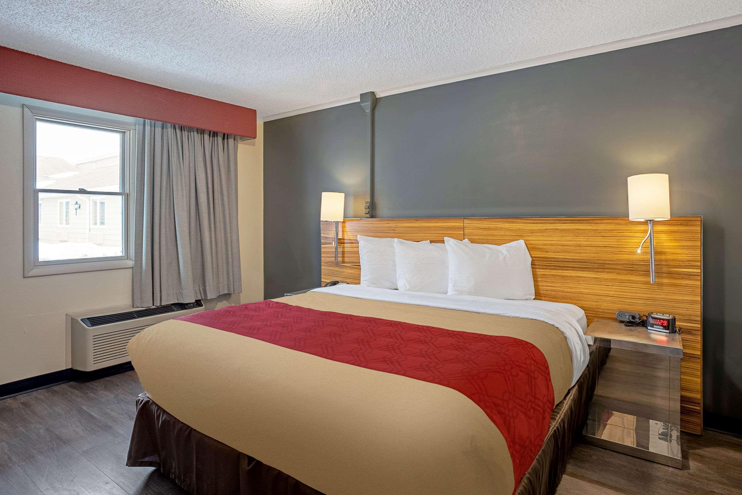 Quality Inn Frontier At Us Hwy 30 Clinton Extérieur photo