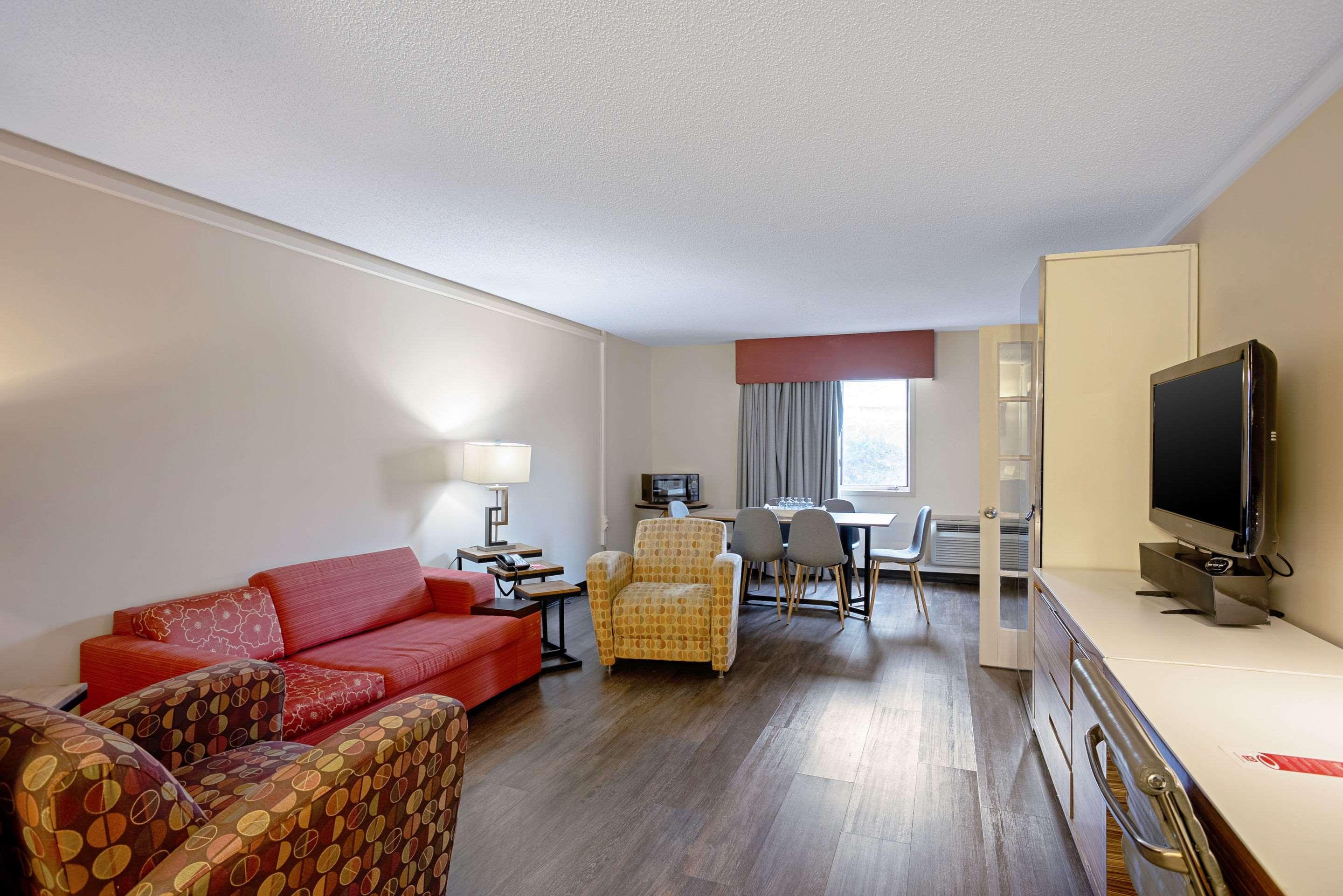 Quality Inn Frontier At Us Hwy 30 Clinton Extérieur photo