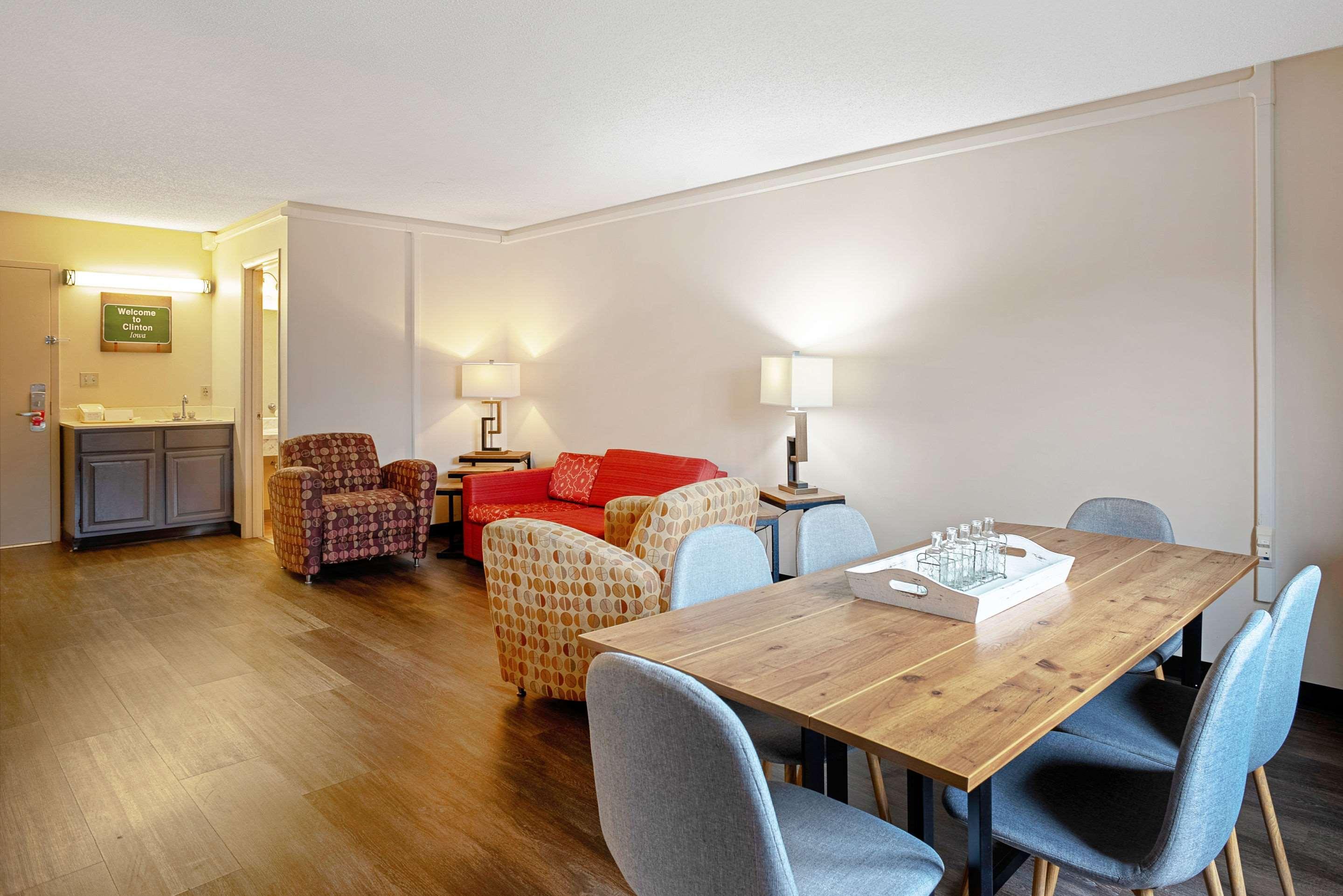 Quality Inn Frontier At Us Hwy 30 Clinton Extérieur photo