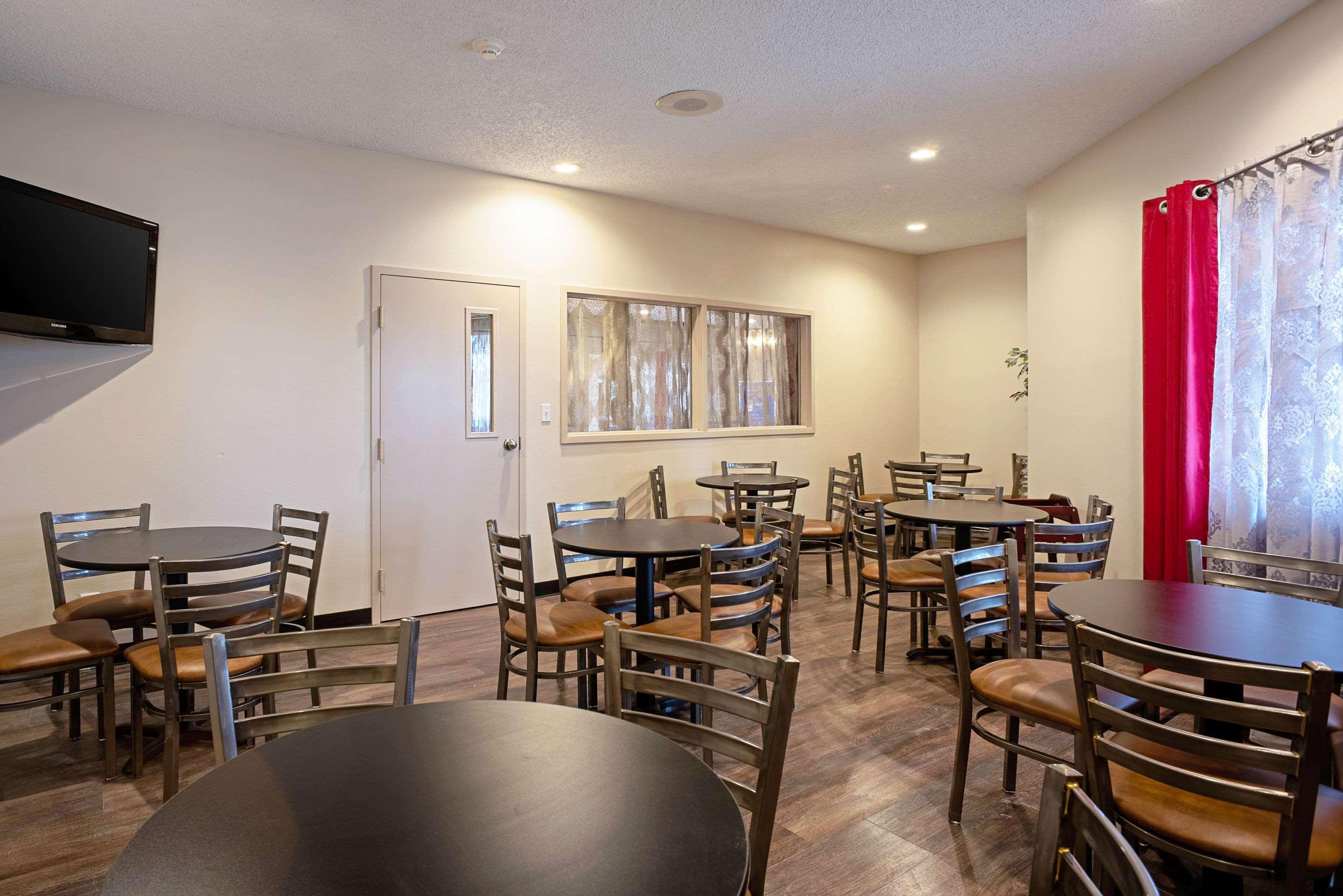 Quality Inn Frontier At Us Hwy 30 Clinton Extérieur photo