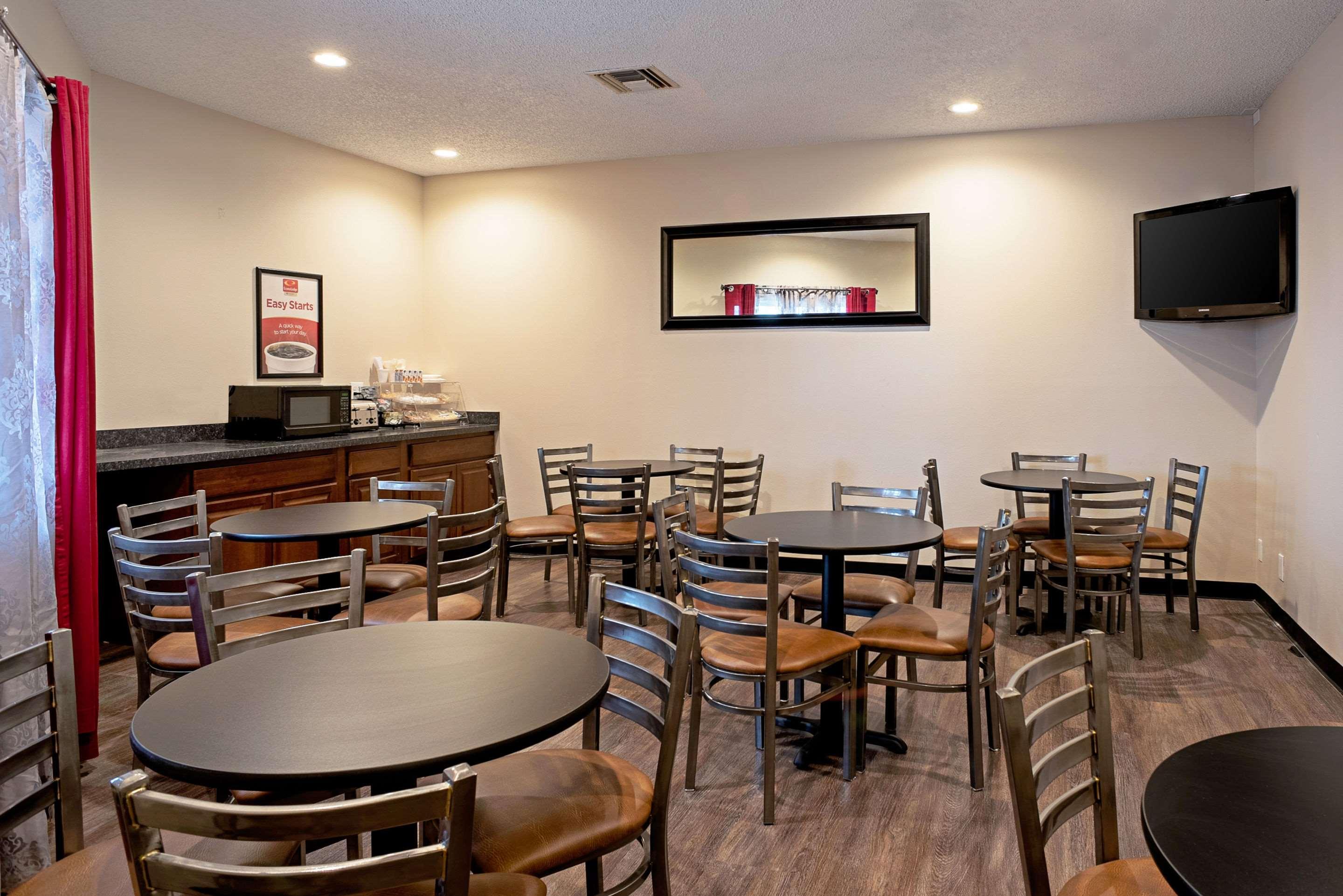 Quality Inn Frontier At Us Hwy 30 Clinton Extérieur photo
