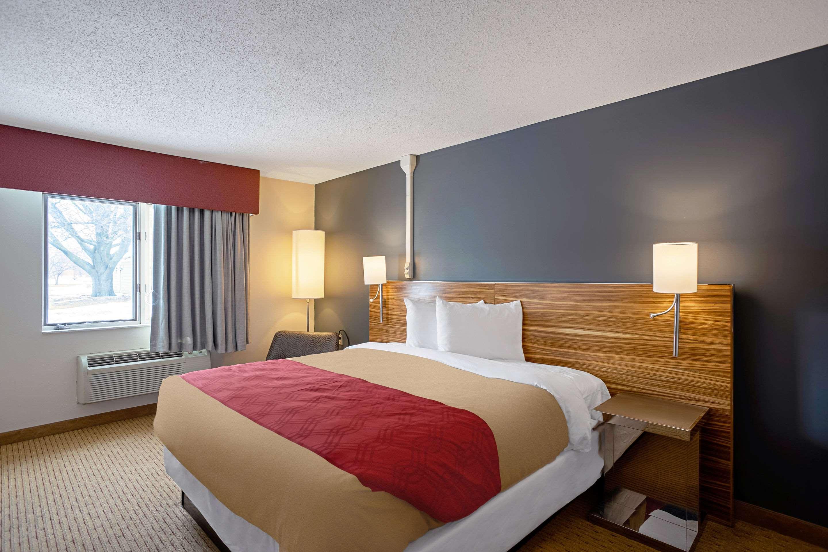 Quality Inn Frontier At Us Hwy 30 Clinton Extérieur photo