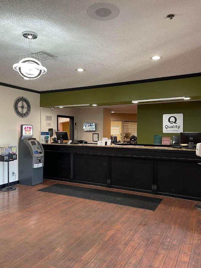 Quality Inn Frontier At Us Hwy 30 Clinton Extérieur photo