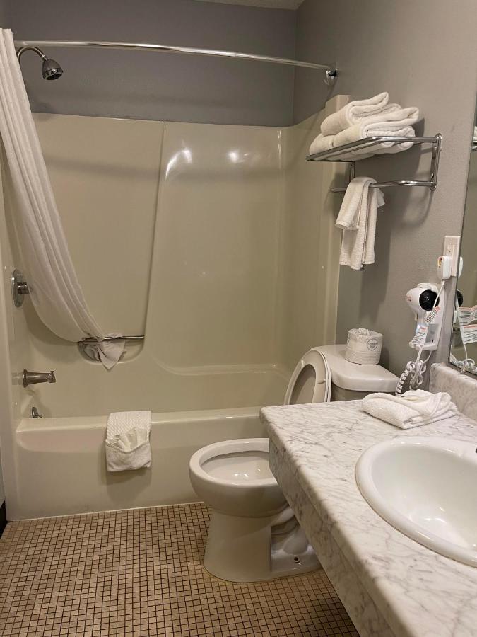 Quality Inn Frontier At Us Hwy 30 Clinton Extérieur photo